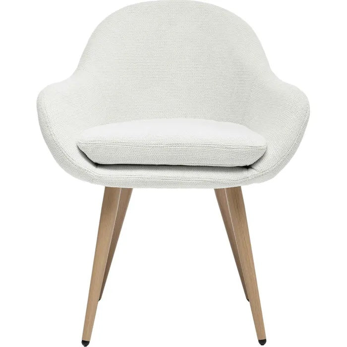**Technische titel in het Nederlands: Comfortabele witte fauteuil met houten poten**